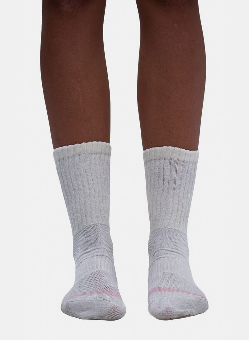 Creme Cloudy Neck Socks